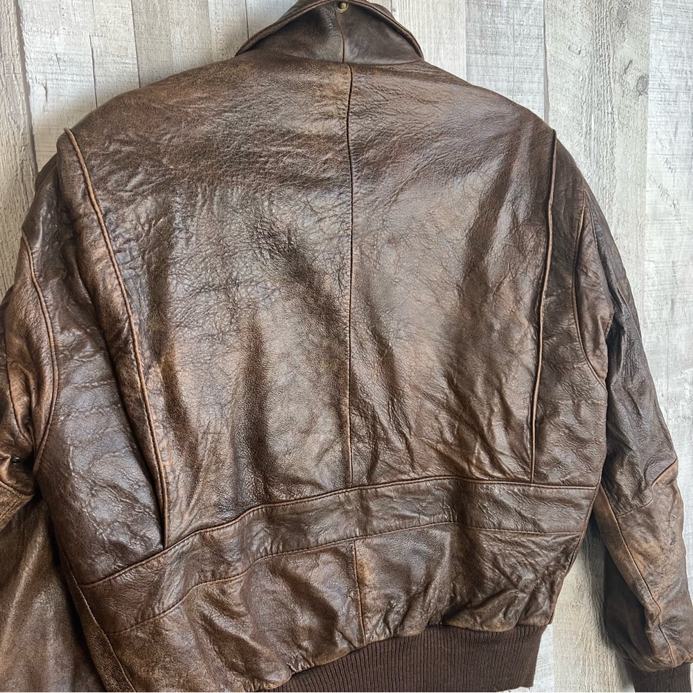 Vintage LeatherTown Bomber Aviator
Leather Jacket Size 40 Embroidered
Michelob - Picture 16 of 16